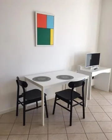 בית הארחה Flat In Center